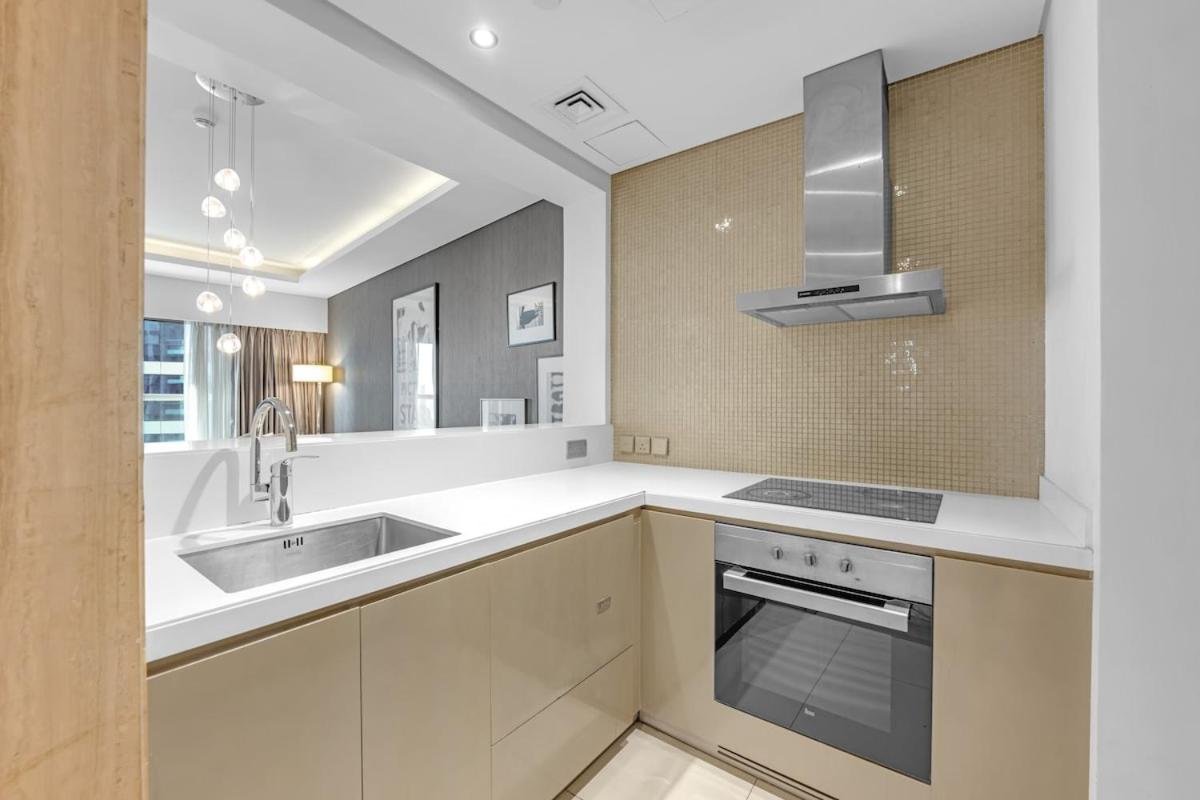 Burj Khalifa View - Luxurious 1BHK in Business Bay - 3