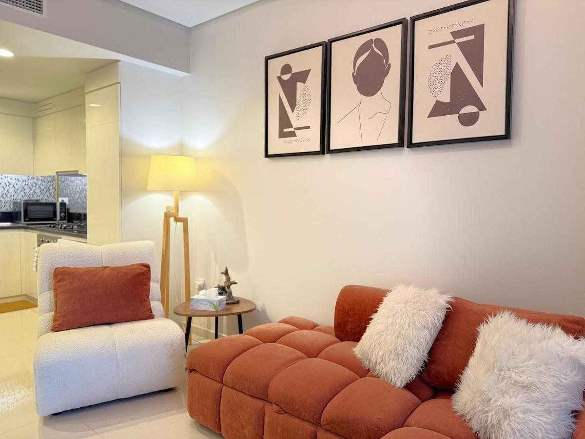 Cozy 2BHK - Sea View