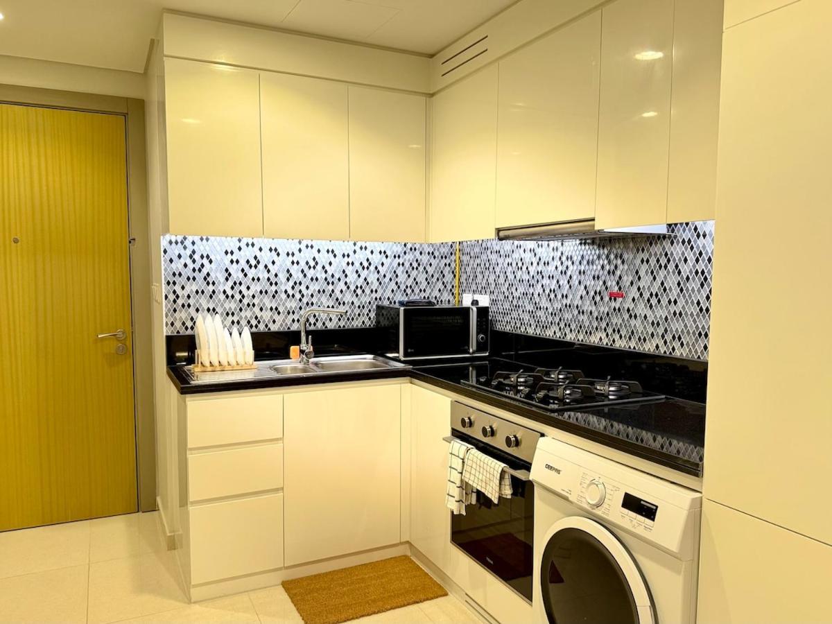 Cozy 2BHK - Sea View - 4