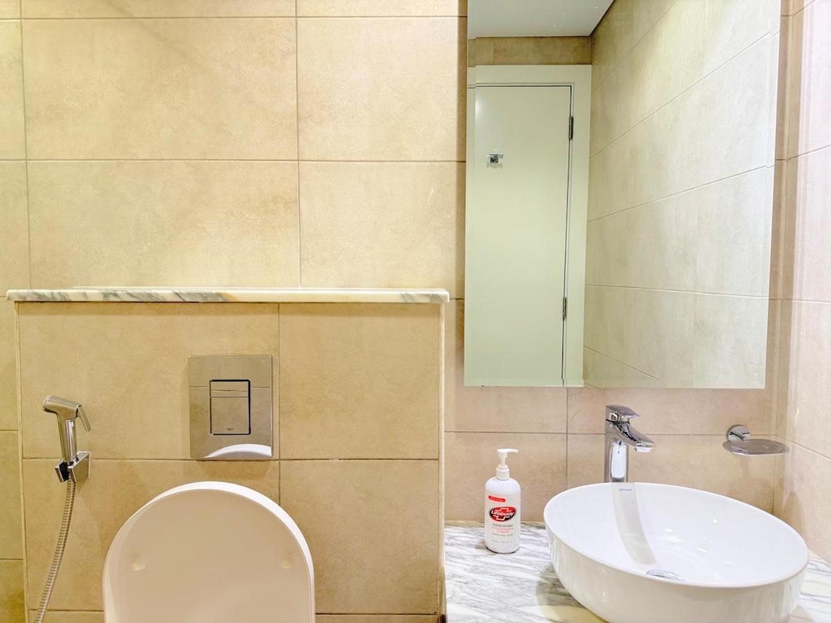 Cozy 2BHK - Sea View - 3