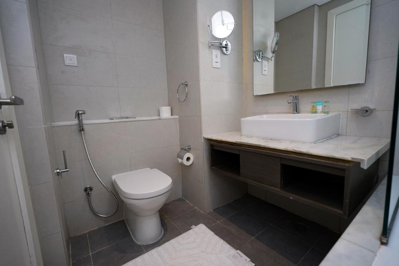 Luxury Studio at PRIVE by DAMAC - Canal Views - 3