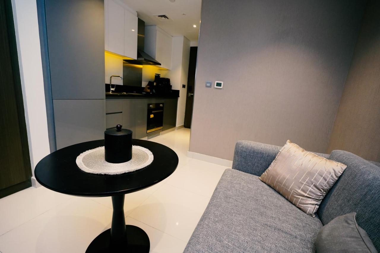 Luxury Studio at PRIVE by DAMAC - Canal Views - 4