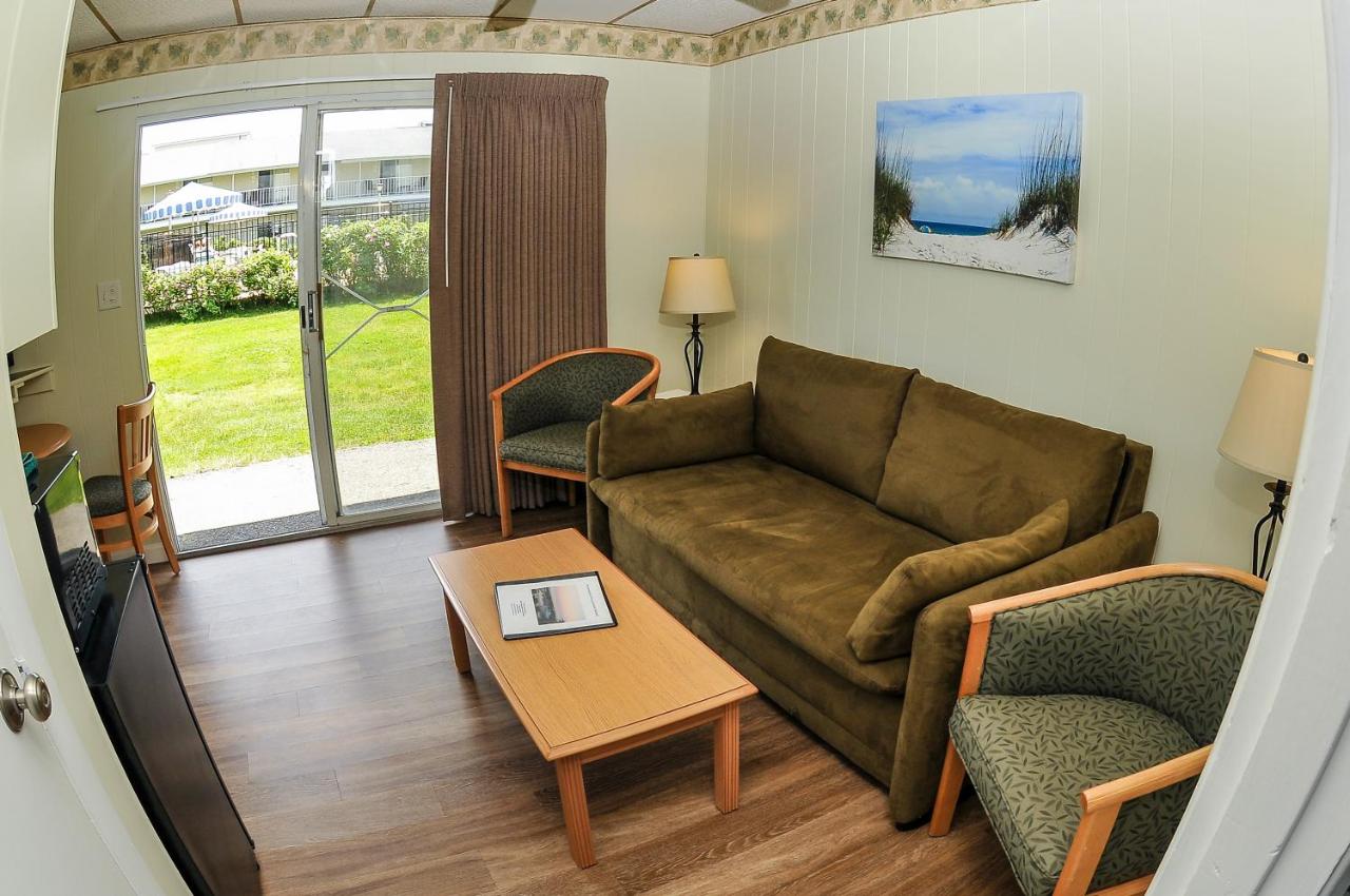 Friendship Oceanfront Suites — photo 13