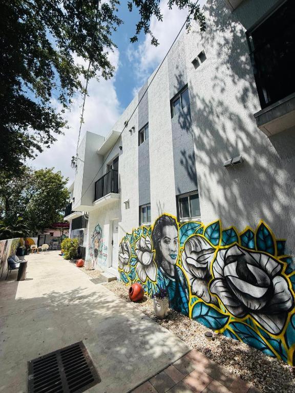 Atrium Design District — photo 12