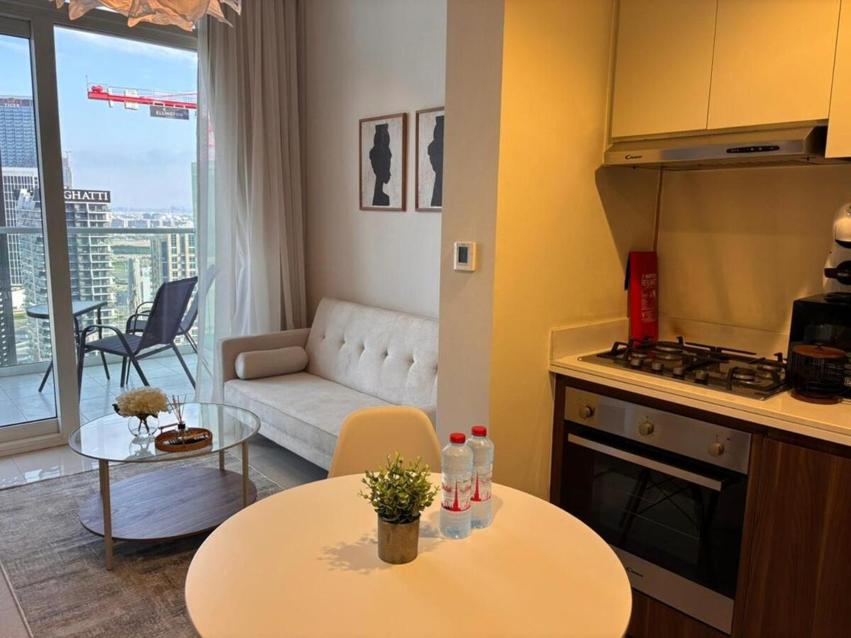 Canal View Retreat in Business Bay - 5