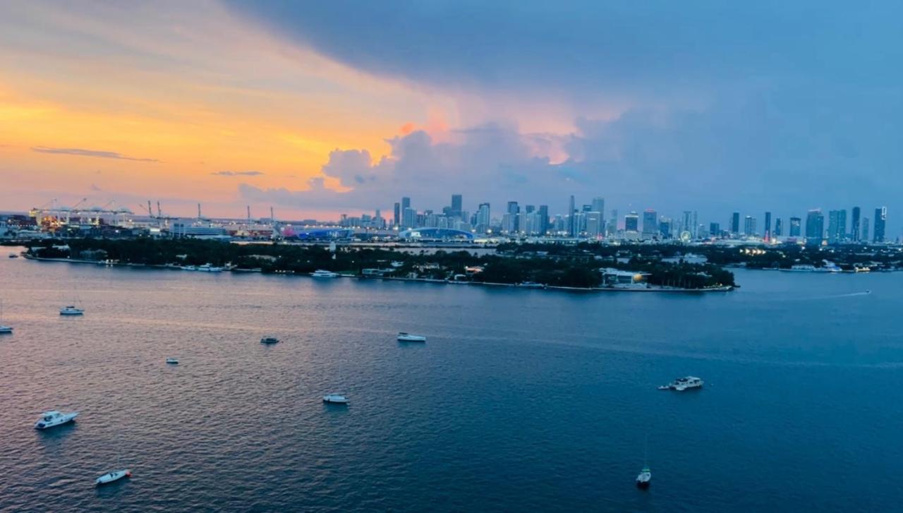 Stunning Views 2BD Condo at Hotel w Pool, Bar