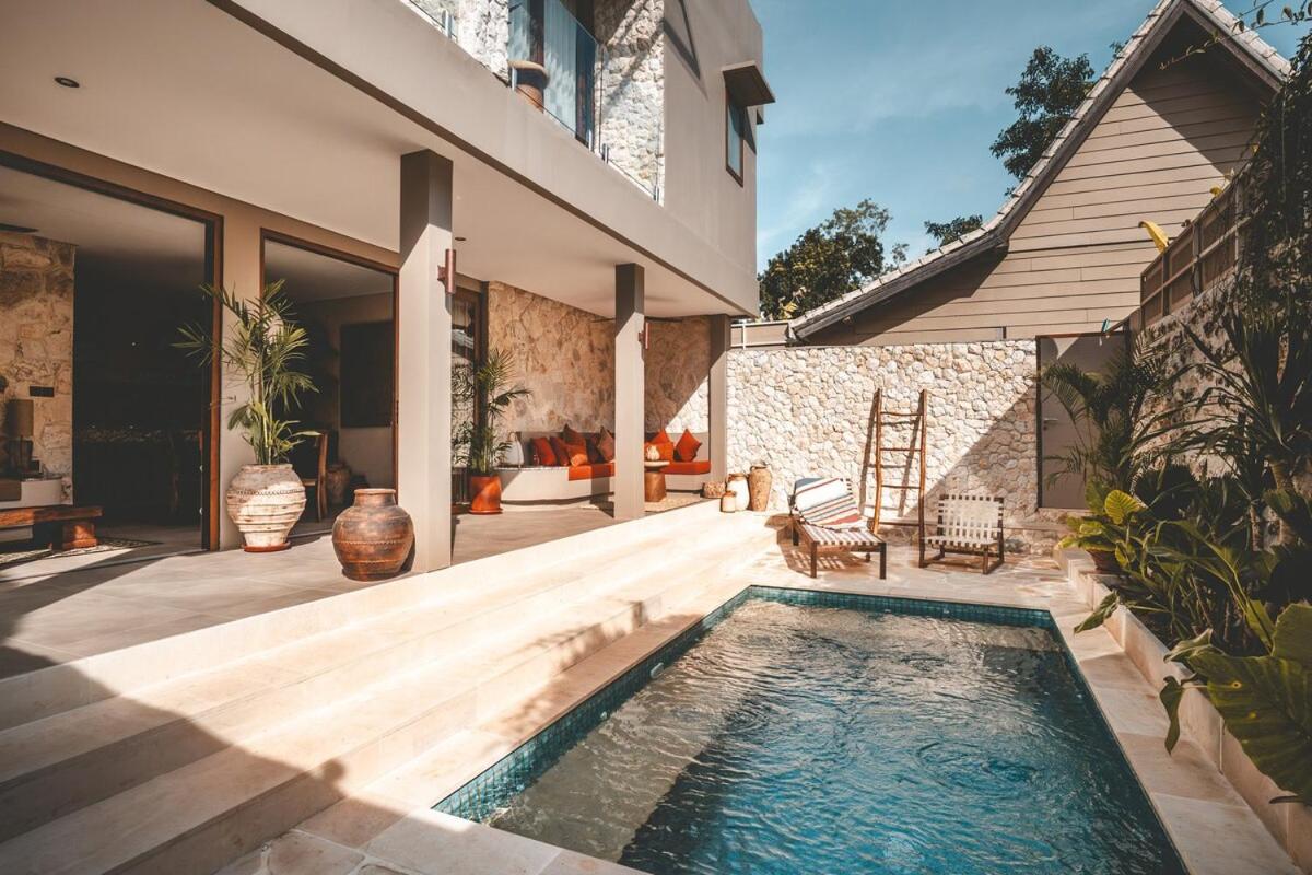 Villa Nuni A Refined, Earthy Retreat in Uluwatu - 4