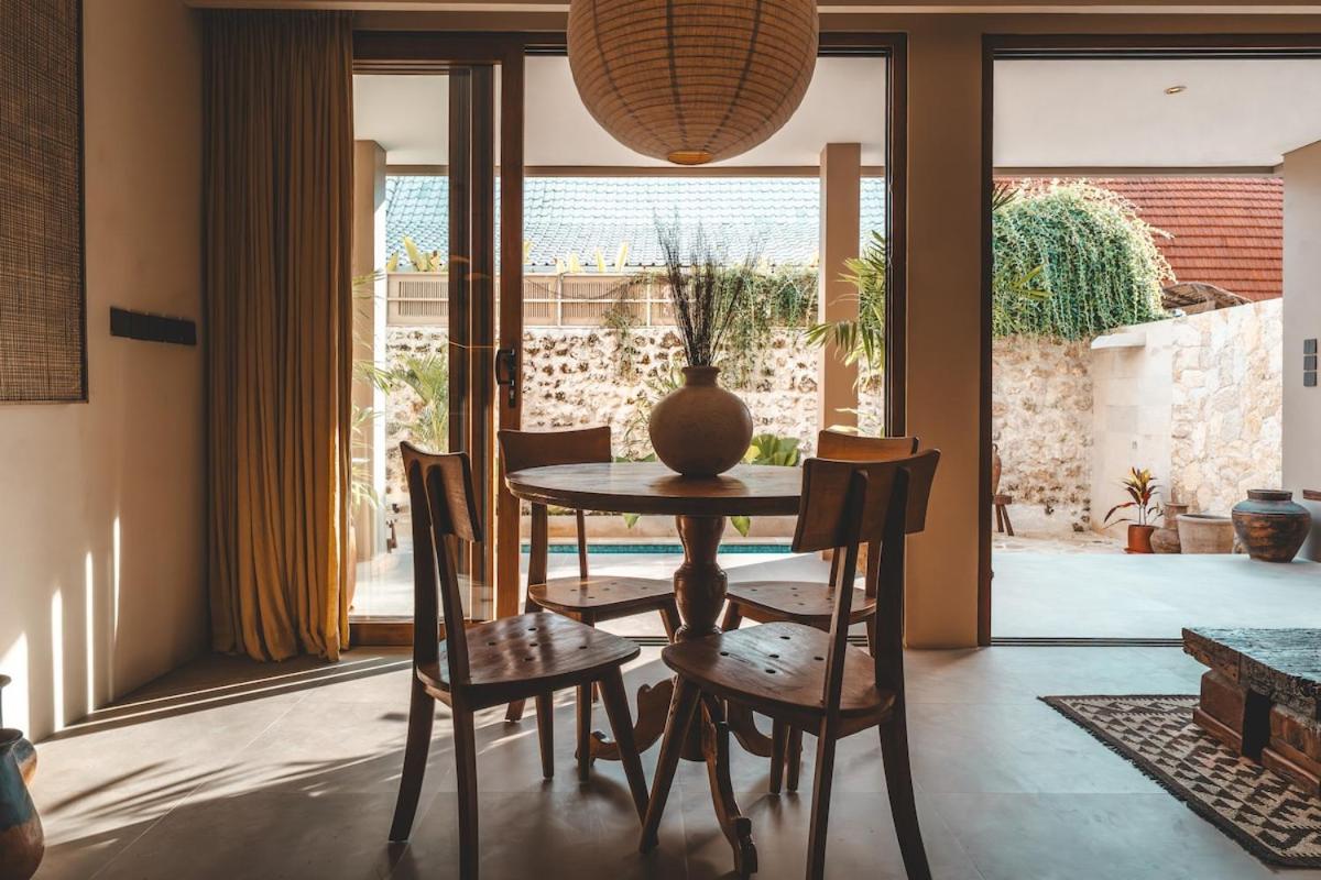 Villa Nuni A Refined, Earthy Retreat in Uluwatu - 5