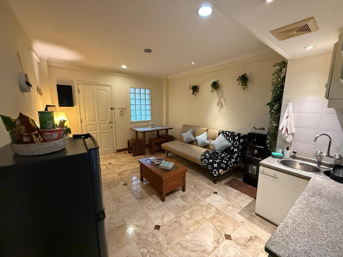 Apartment at Jayakarta Residence 6214 - 5