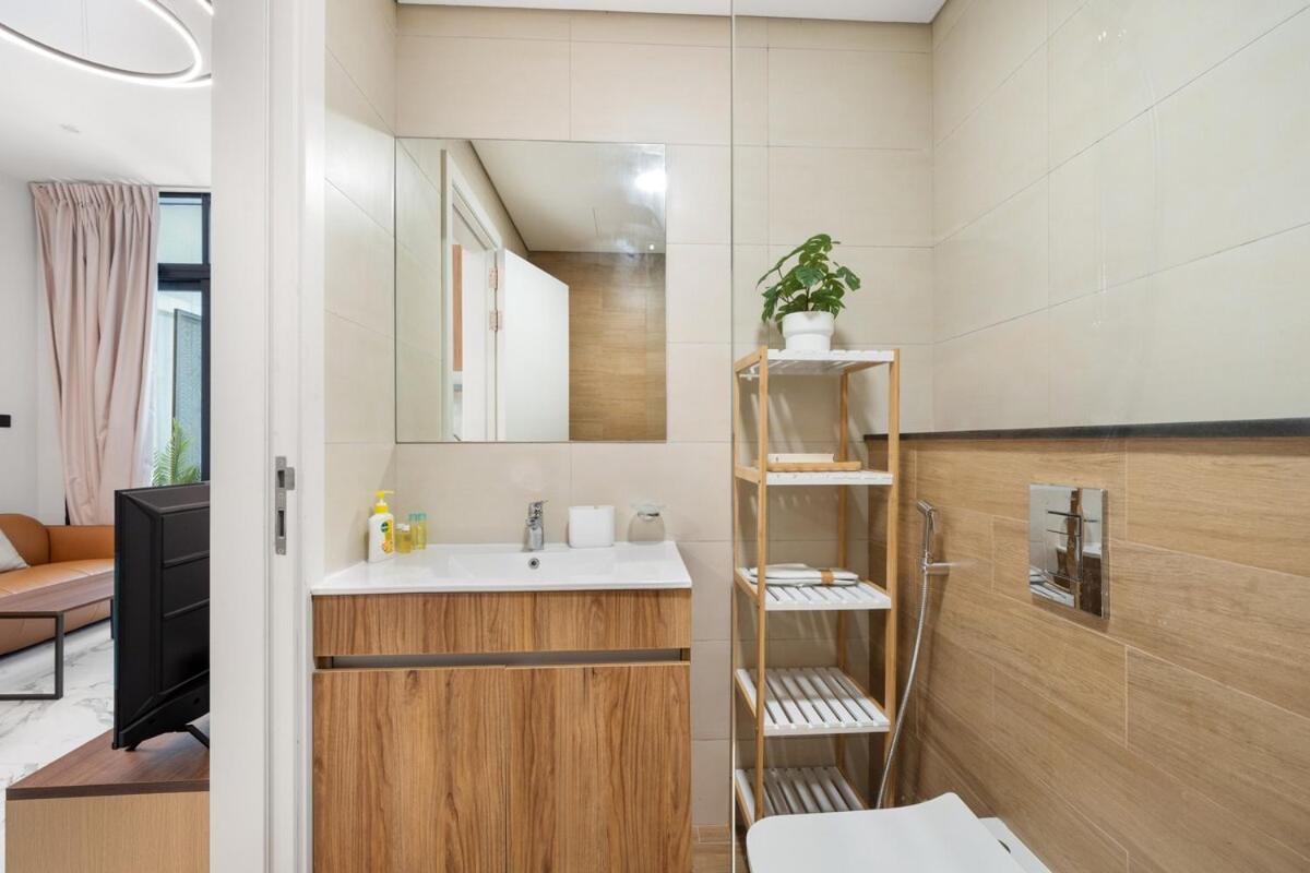 Vista 1BR near Galleria Mall and Cleveland Clinic - 3