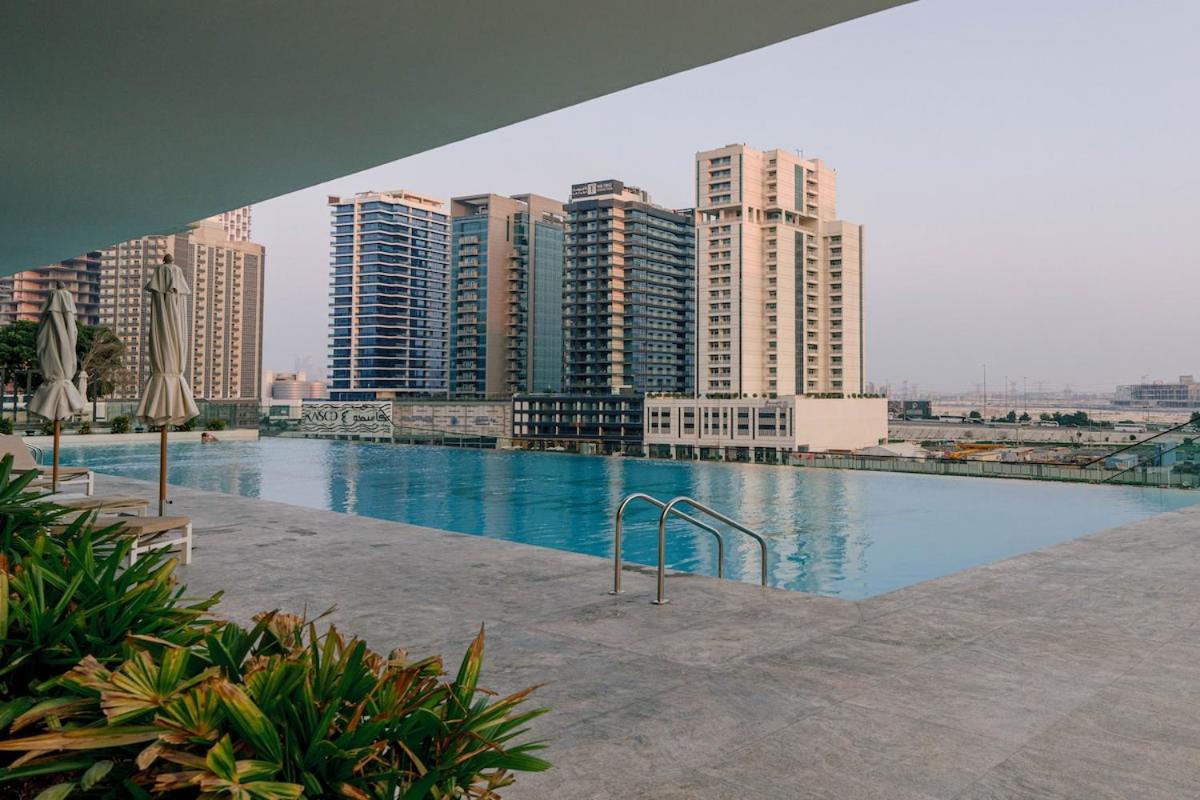 Stylish central apartment, own Jaccuzi, burj view - 4
