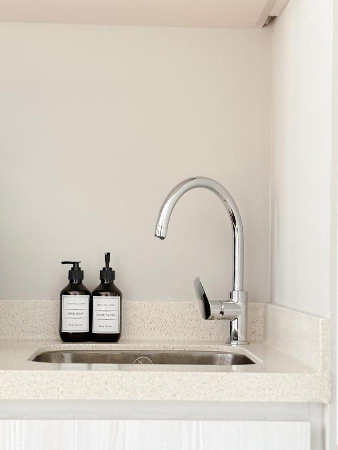 4 Person - Resort Canal View - CBD Parking Pool - 3