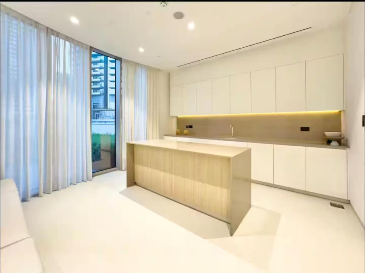 Ultra-Luxury 2BR with Burj Khalifa view Downtown - 3