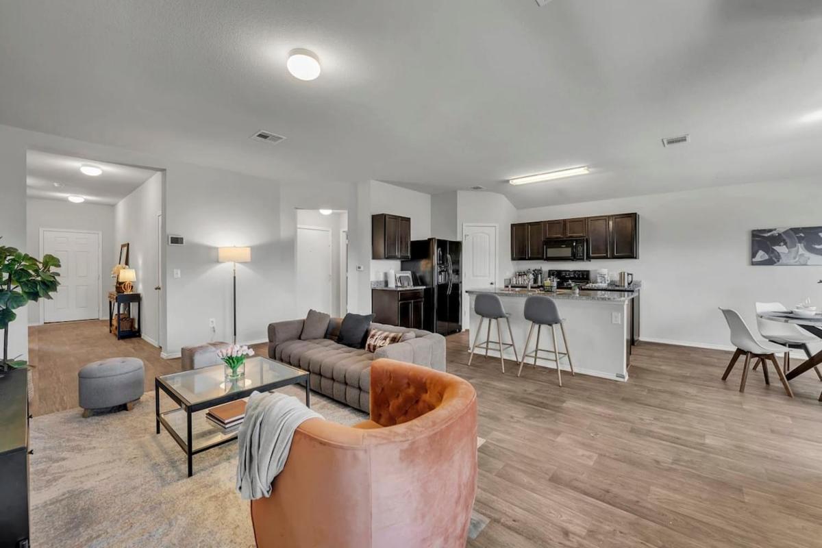 Marbella Lane - Polished 3BR Home in Austin TX - 2