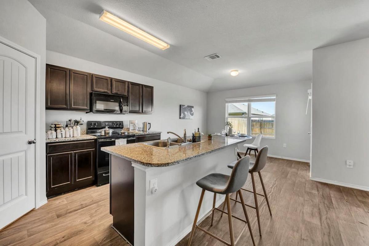 Marbella Lane - Polished 3BR Home in Austin TX - 4