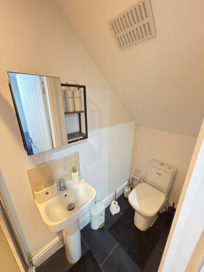 The Traveller's Nest by Cambridge Central Station - 3