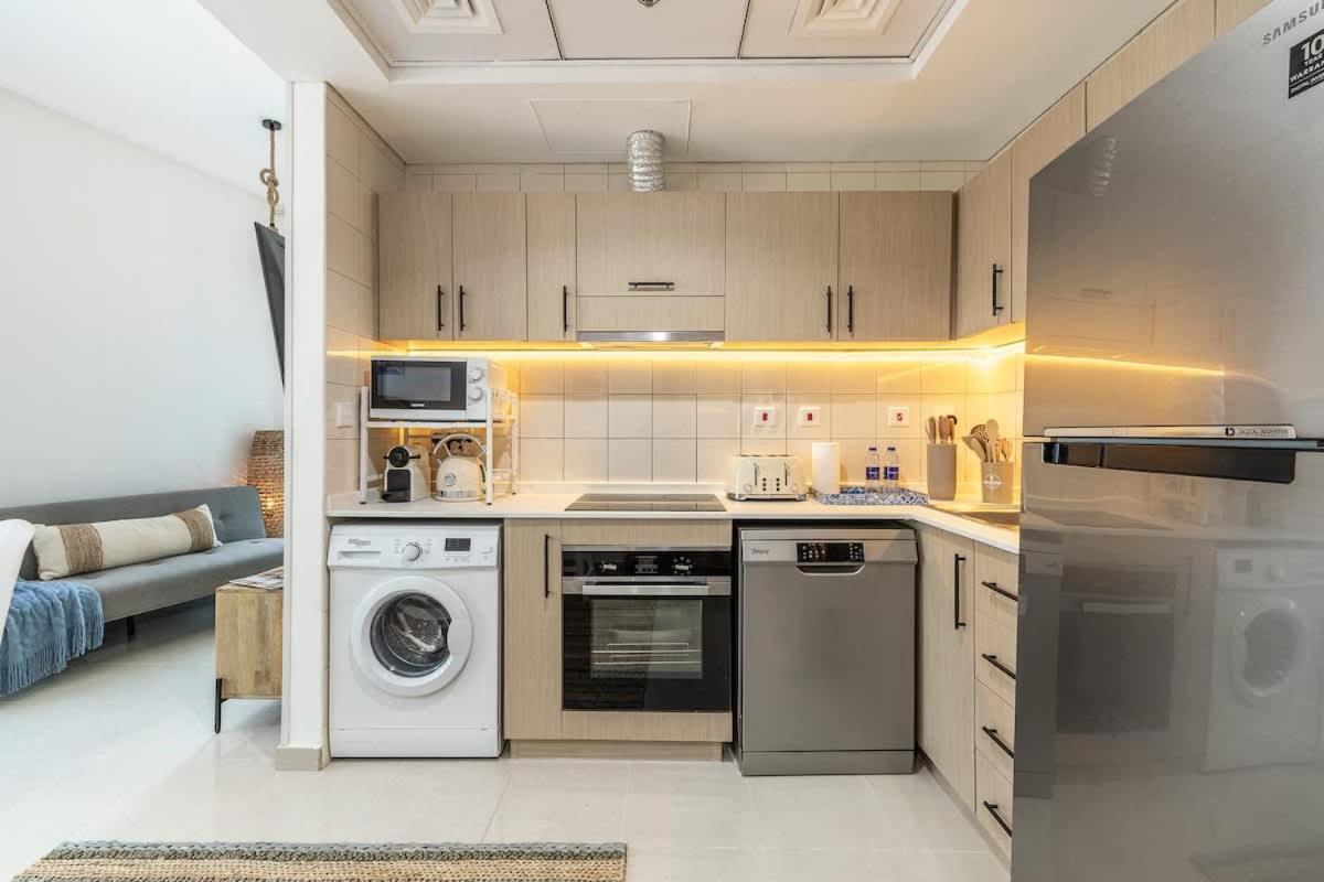 Airstay - Full Marina Views - Coastal Studio - Monthly Offer Available! - 4