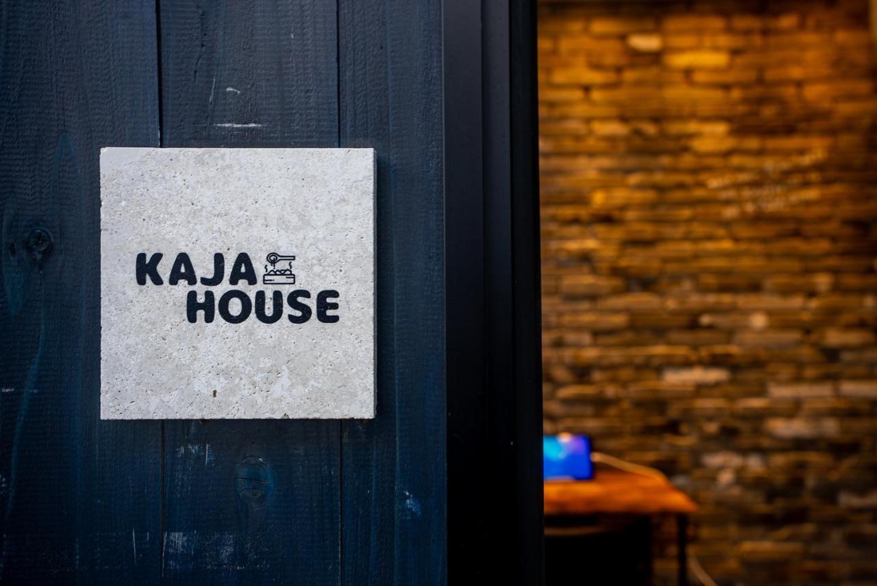 KAJAhause - 4