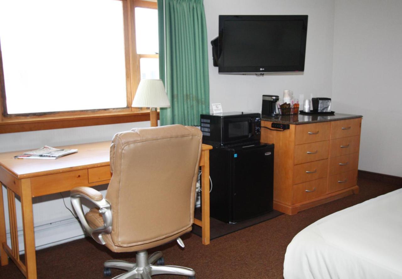 The Bluebird Motel Maine — photo 10