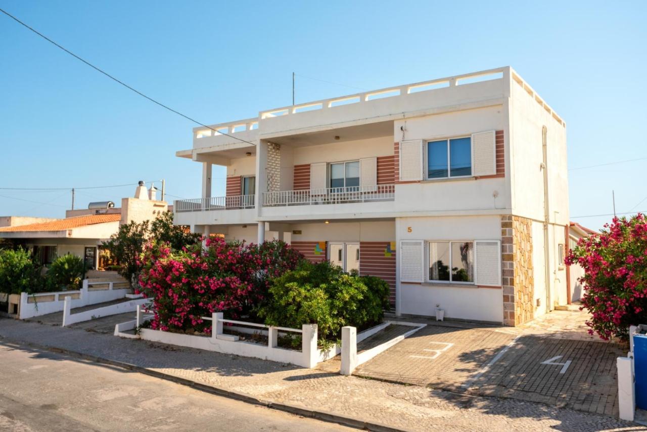 Blife Sonya private rooms at Faro beach - 2