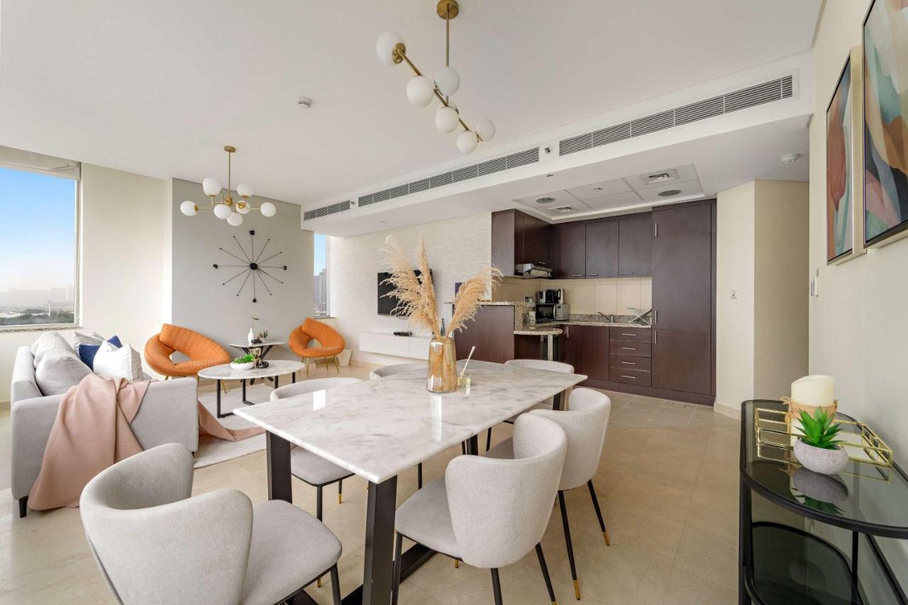 Silkhaus Vacation Homes Expansive 2BDR in DIFC Sky Gardens - 4