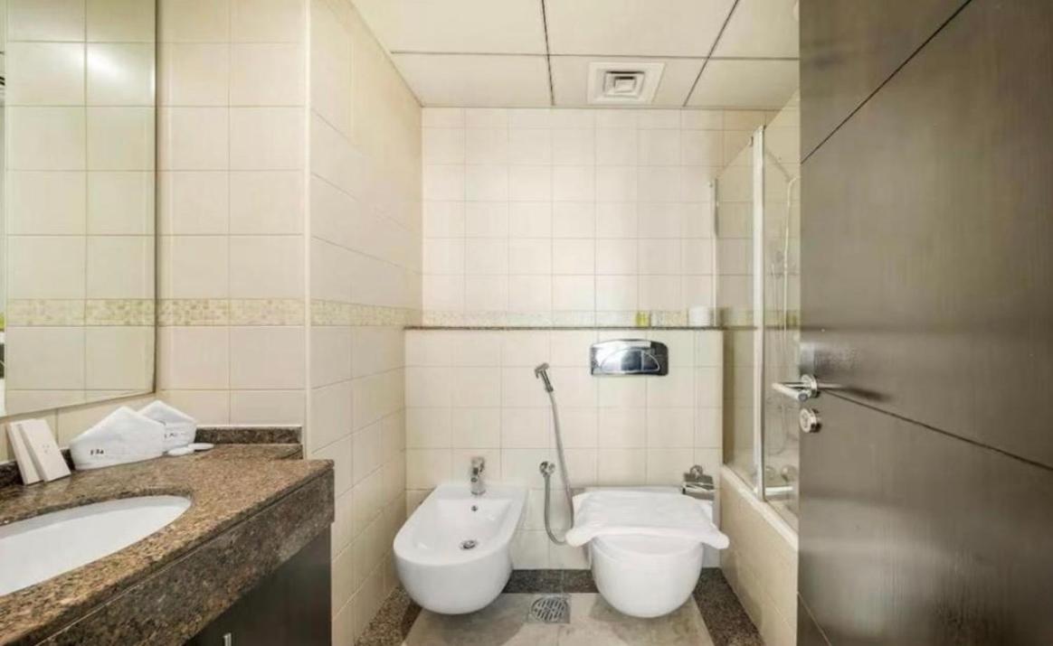 Bay Central Sea and Canal View, Dubai Marina - 3