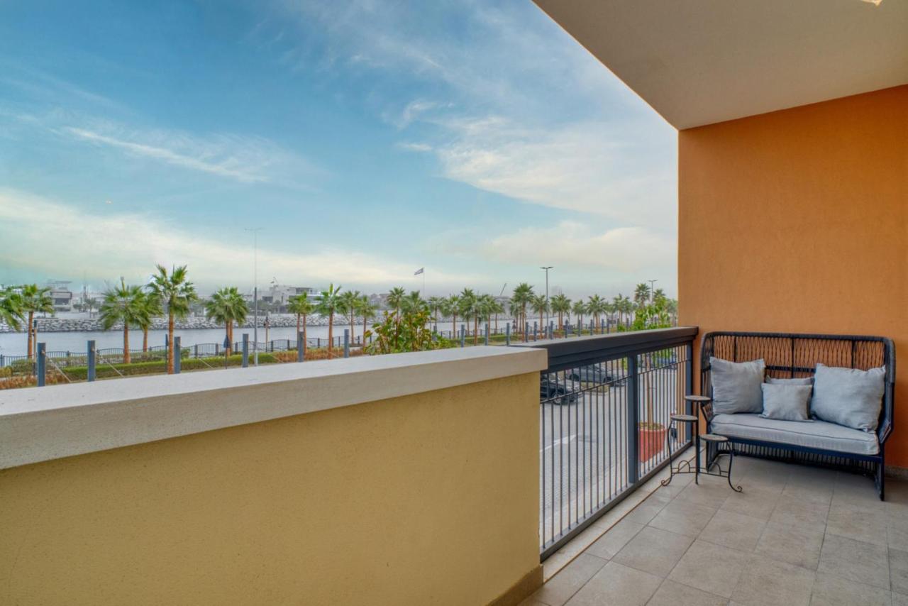 Port De La Mer by Hosteeva - 2