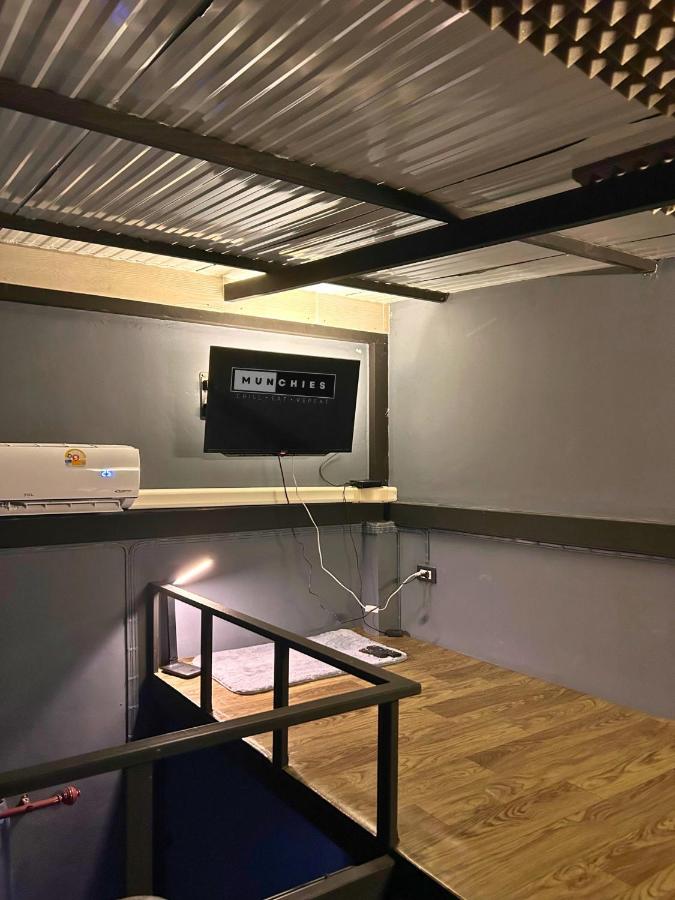 Munchies Bed & Breakfast - 4