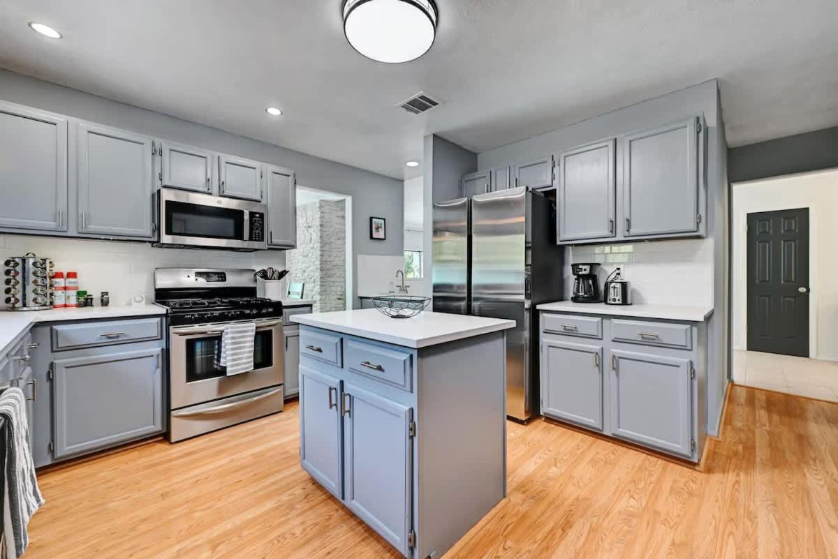 Modern 3BR 2BA Home in Vibrant Austin w Pool - 5