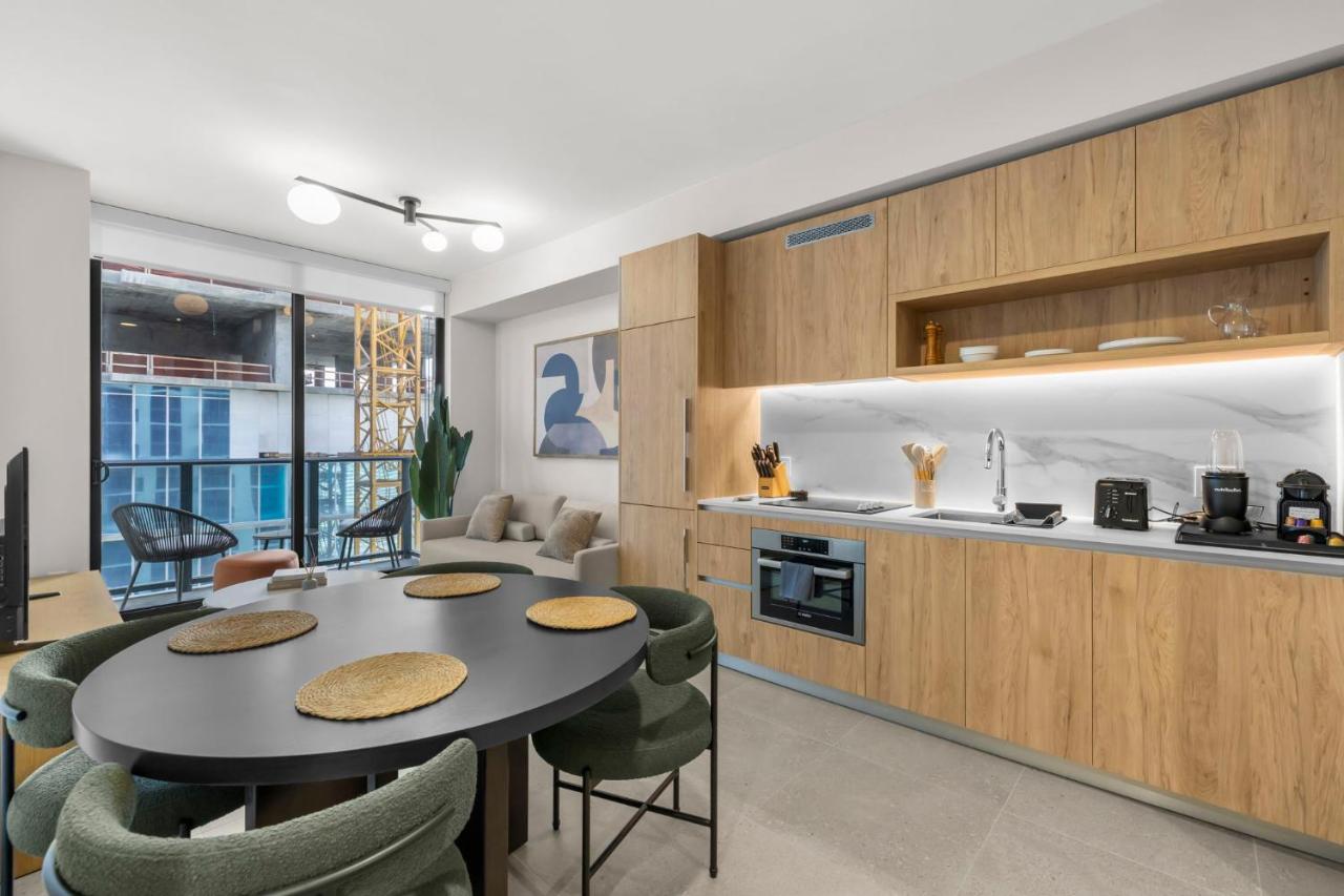 Downtown lifestyle - Luxury condo & Rooftop Pool - 4