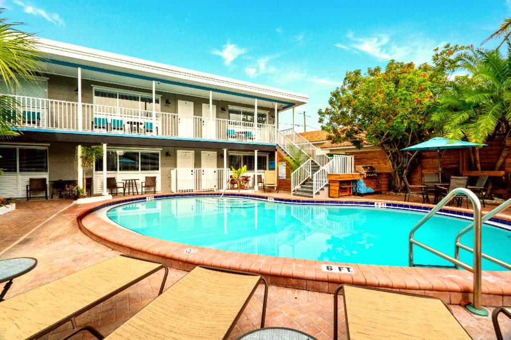 Boutique Beach Retreat — photo 22