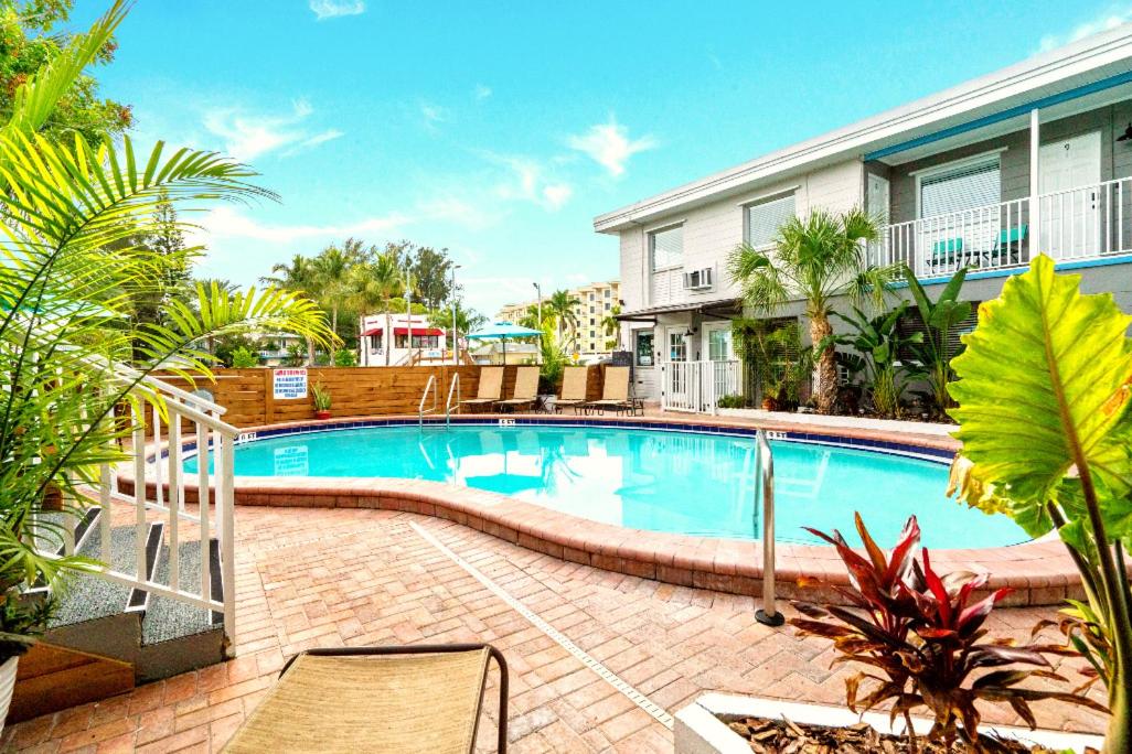 Boutique Beach Retreat — photo 24