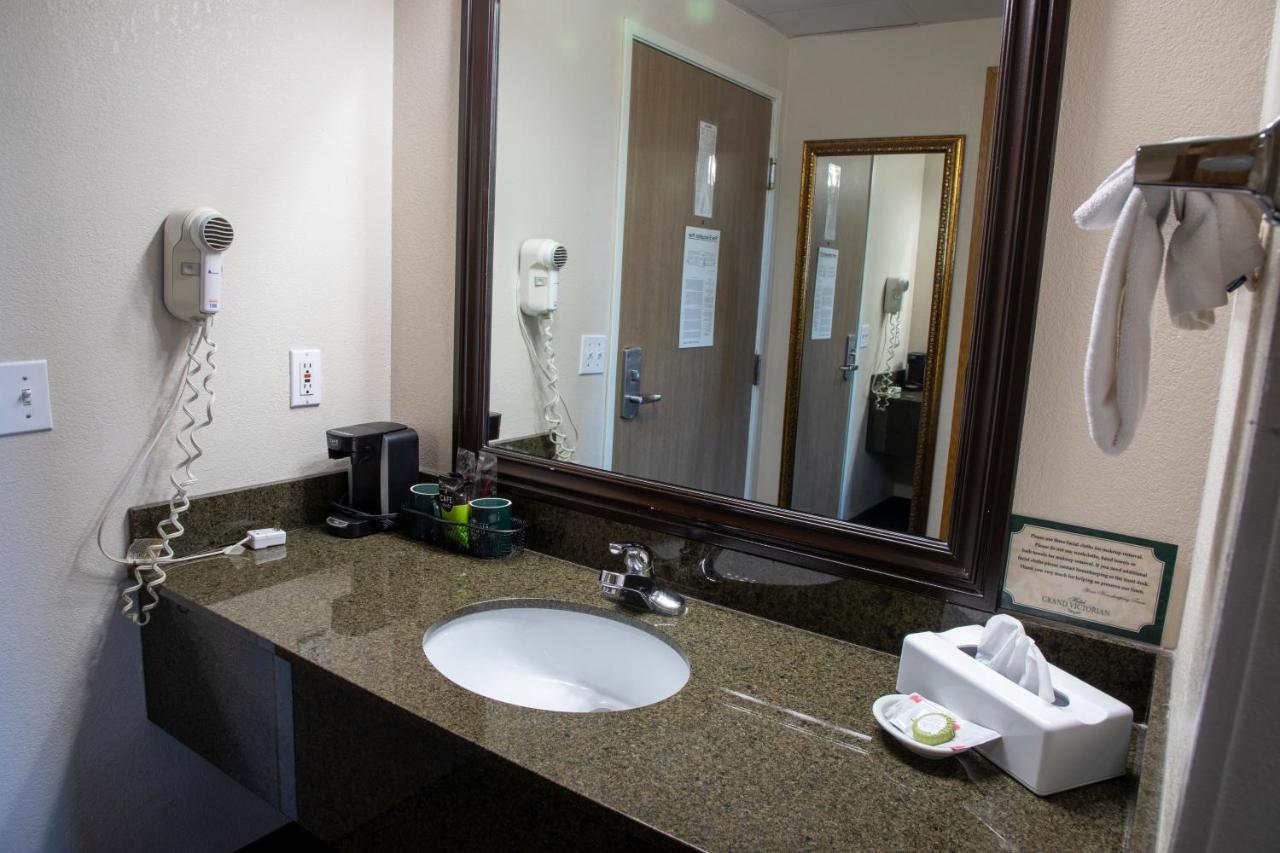 Hotel Grand Victorian — photo 24
