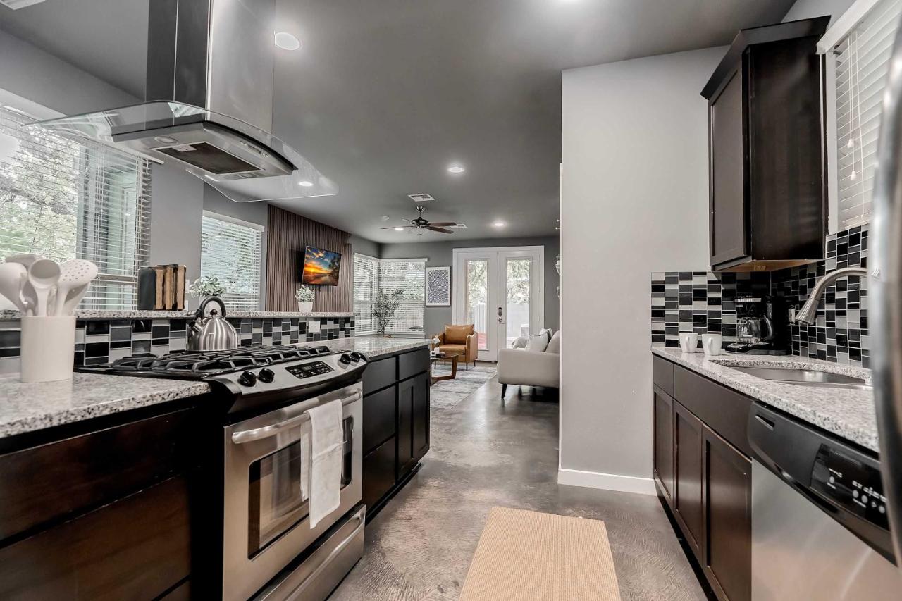 The Rosewood Retreat 6BR's HotTub DogFriendly - 3