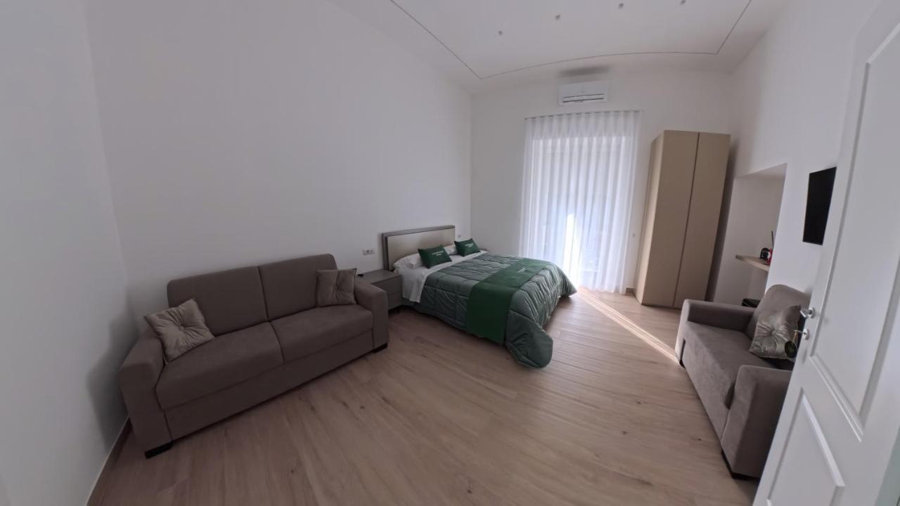 Luxury Home Airport - 4