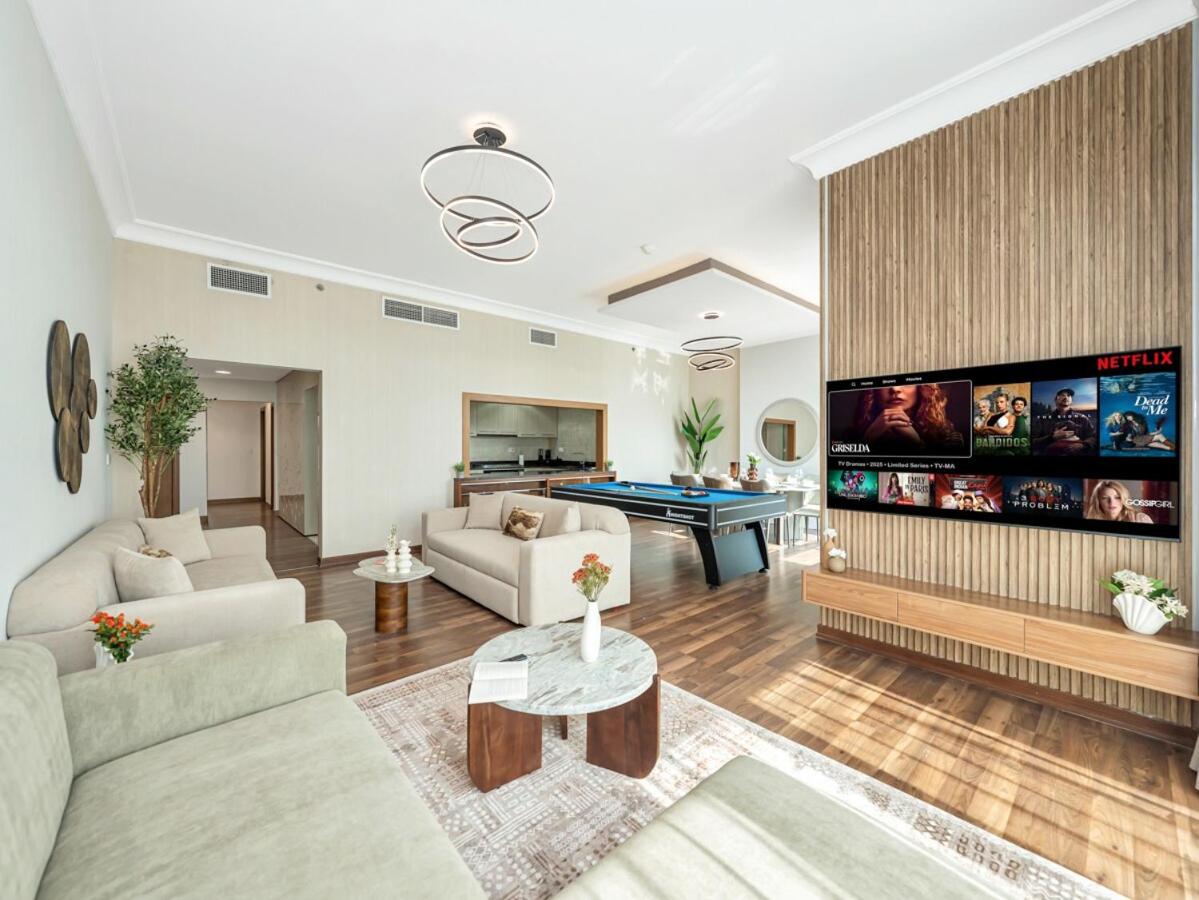 Elite Nest - Ultra Lux 4BR with Billiard just 1 min from Ferrari World & F1