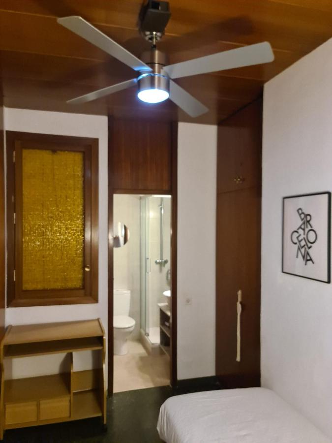 Josep Tarradellas 80 - 3