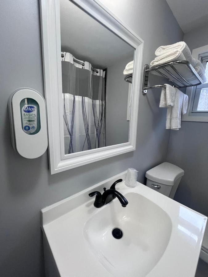 Chaplin Inn & Suites — photo 17