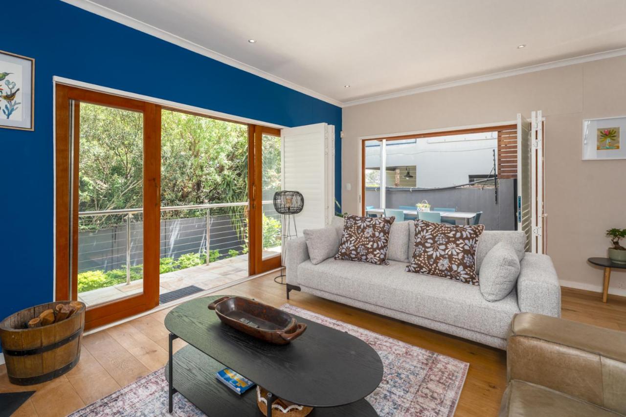 Spacious & Stylish - near Table Mtn & CBD - Garden & Garage - 2