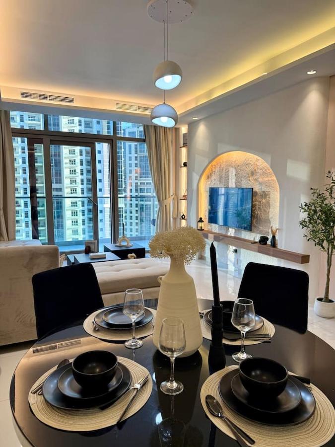 Luxury 2BR, Burj Khalifa View, Fully equipped, Top Amenities - 5
