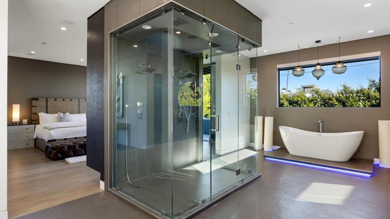 Private LA Retreat w Pool Hot Tub Fire Pit Near Melrose Ave The Martel House by AvantStay - 3