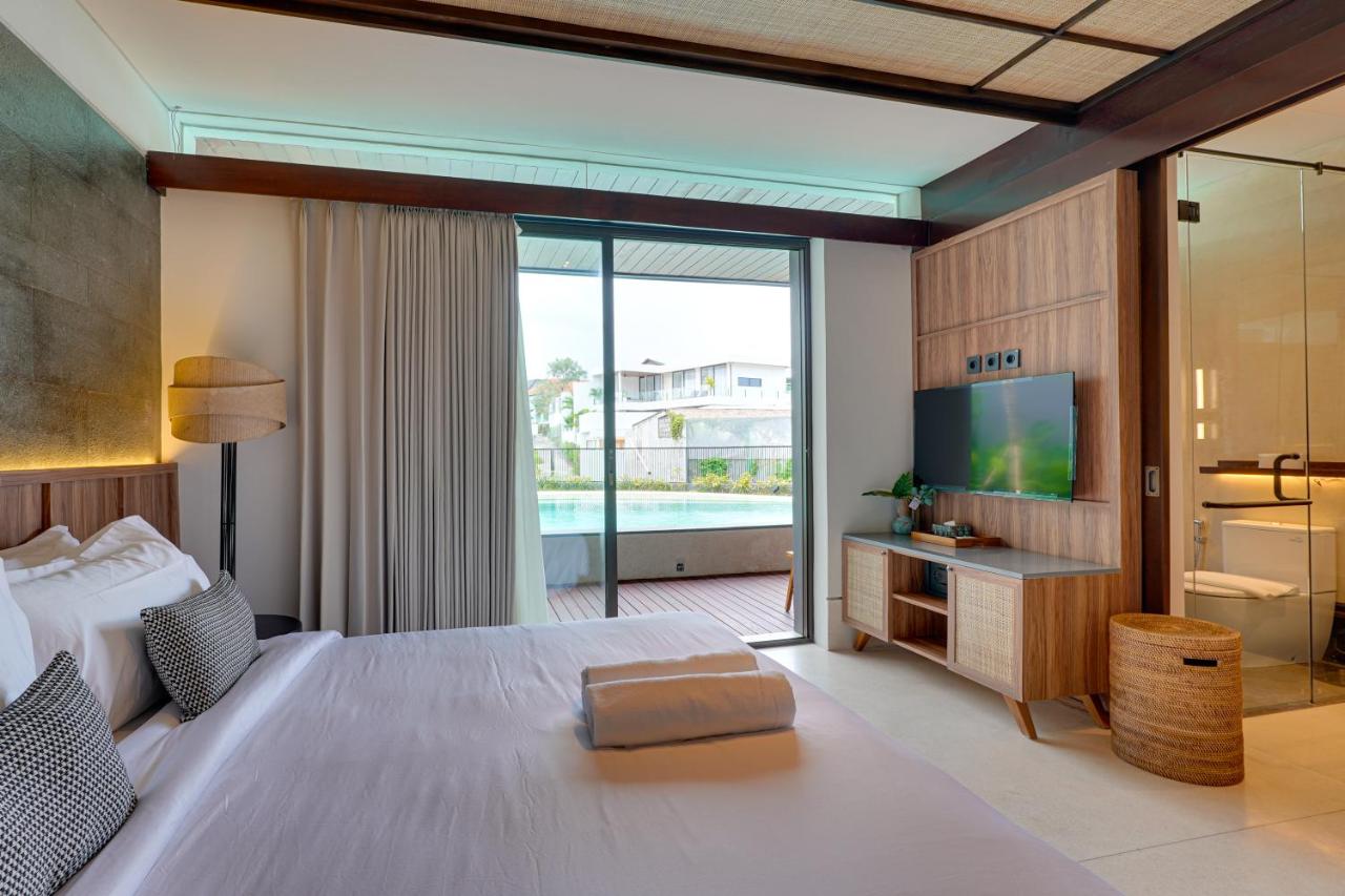 New Luxury 5BR Villa Pasisi 10 in Canggu - 2