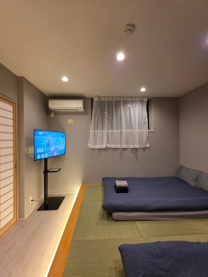 Sumika House in Asakusa 5 minutes walk to asakusa, 5 bedrooms, 2 living room 2kitchen 4toilet 2bathroom 2washmachine 2fridge Newly renovated with ultra-fast WiFi - 5