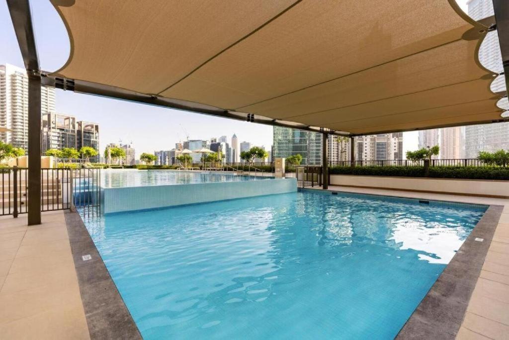 Premium 2BR Residence in Downtown Dubai - 3