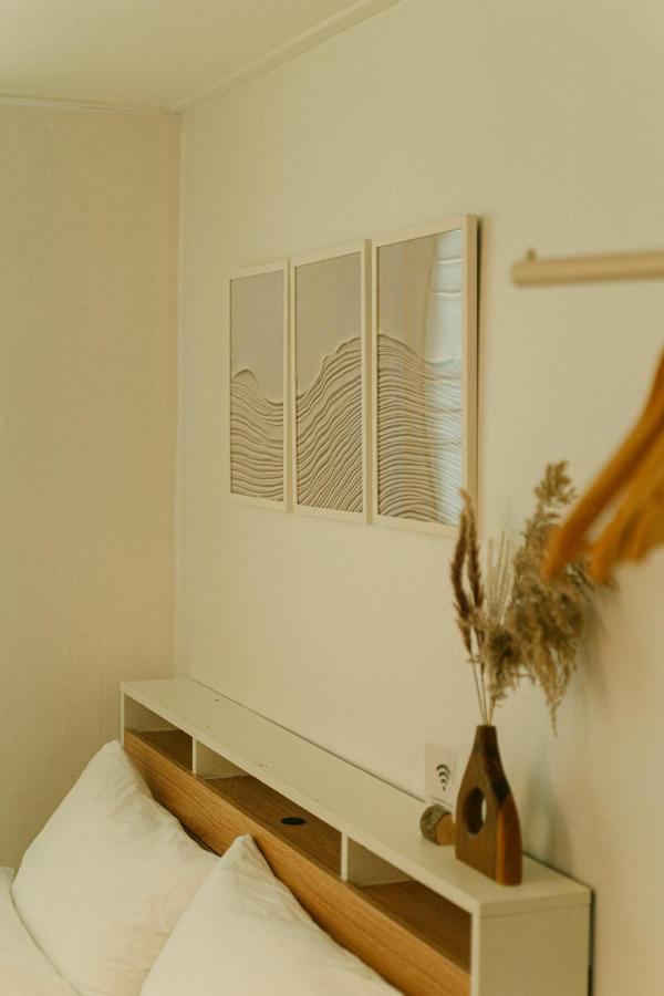 Soft Minimal 2BR Home near Dongdaemun, 2 stops to Myeongdong - 4