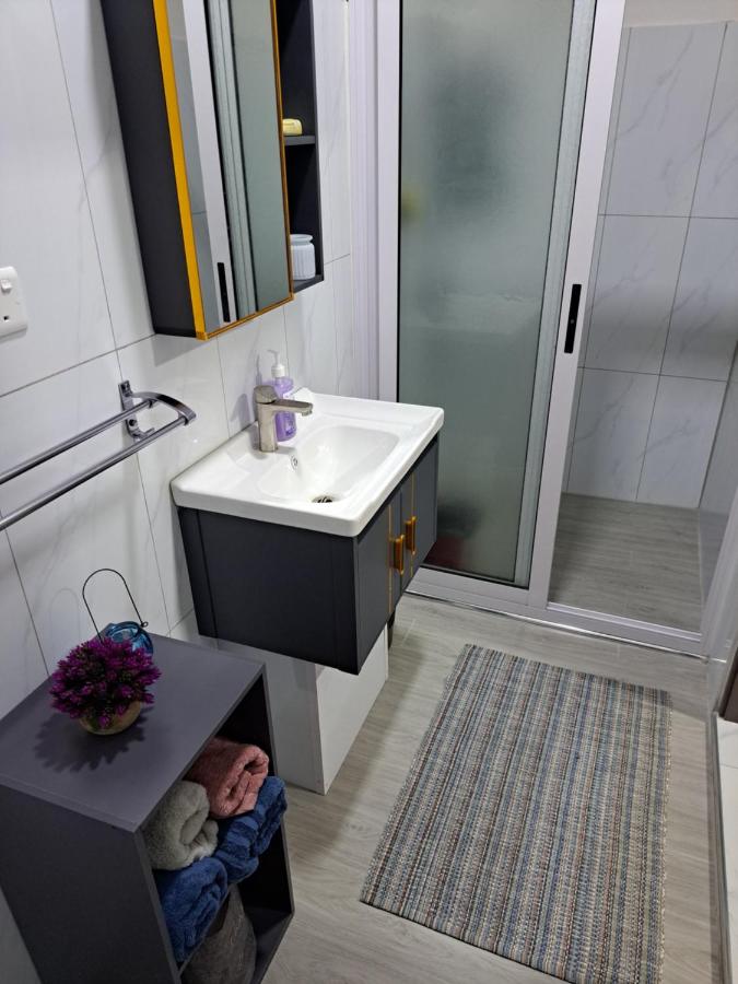 Nayuha Apt A1 - 3 bed rooms - Reach for the beach, across the road - 3