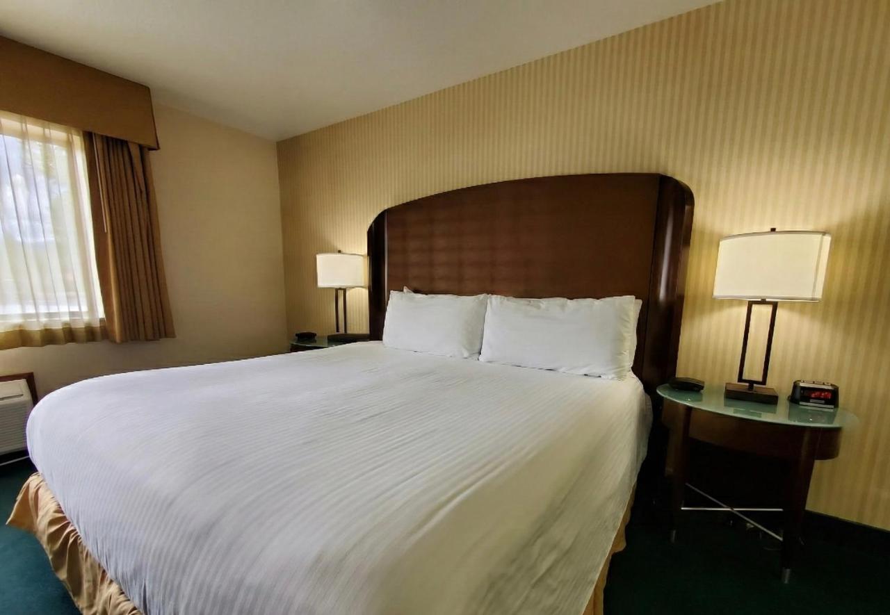 Rogue Regency Inn Medford Airport — photo 5
