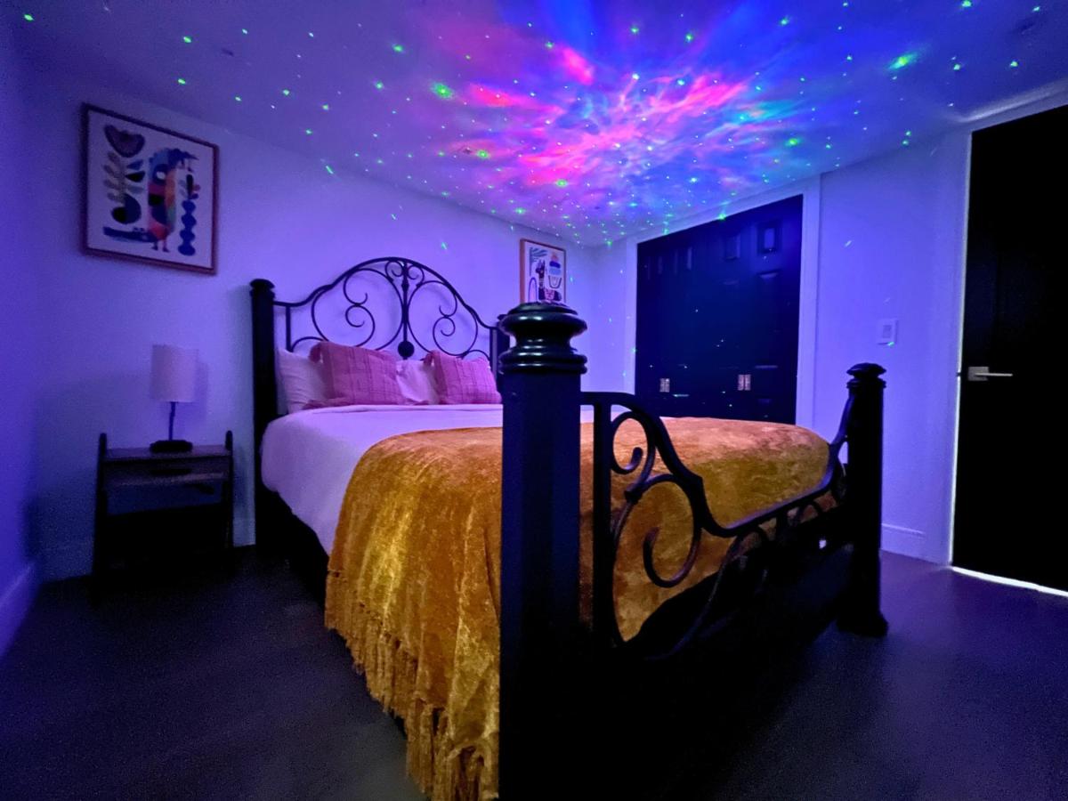 Great location with parking, 10 min to LGA & subway - 5