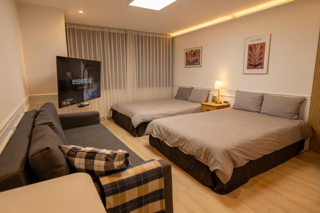 Direct Elevator to Hongdae Station, NEW Residence by 13yr Superhost - 3