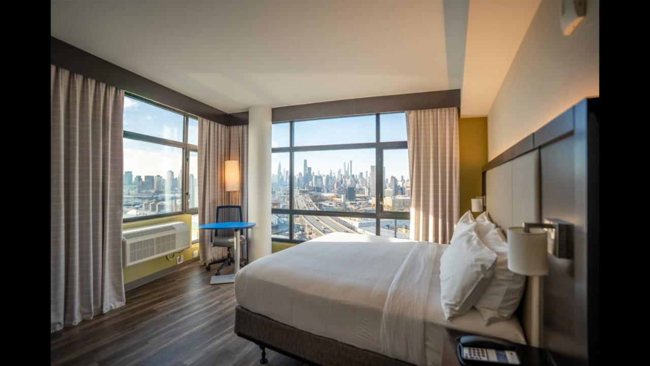 Holiday Inn Express Long Island City E - New York by IHG - 2